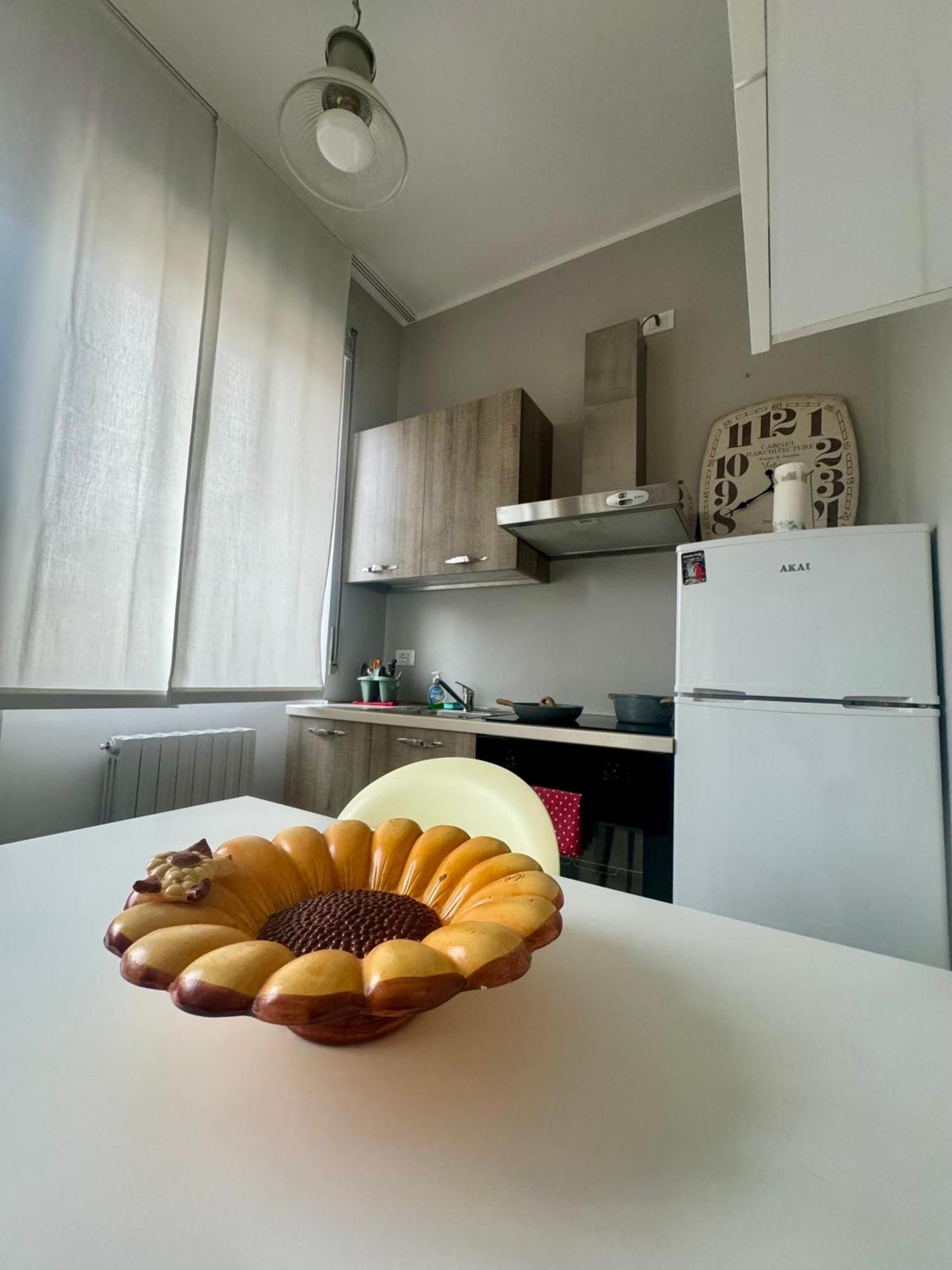Casa Tito - Accogliente Monolocale A Due Passi Dalla Stazione Cesano Maderno Exteriör bild
