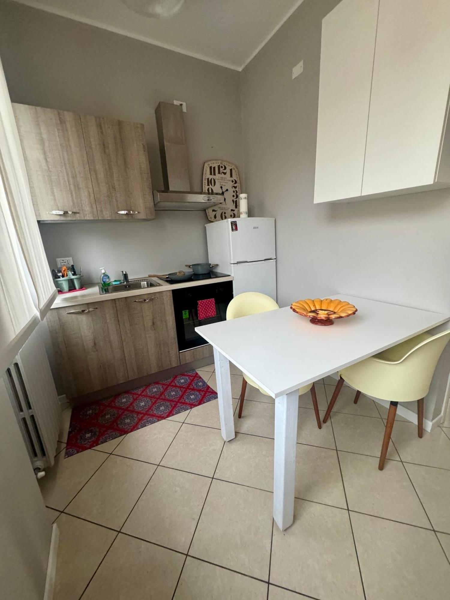 Casa Tito - Accogliente Monolocale A Due Passi Dalla Stazione Cesano Maderno Exteriör bild